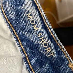 Women’s size 6 denim mom shorts